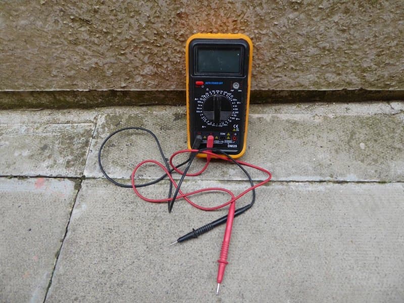 DM25 Digital Multimeter Yellow - Image 1
